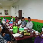 03 Foto bersama buka puasa semua stakeholder BKD Diklat Kab. HSS 05-06-2018
